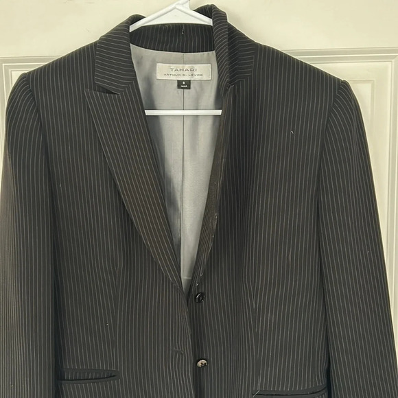 Tahari black pinstripe blazer size 8 career - Picture 3 of 7